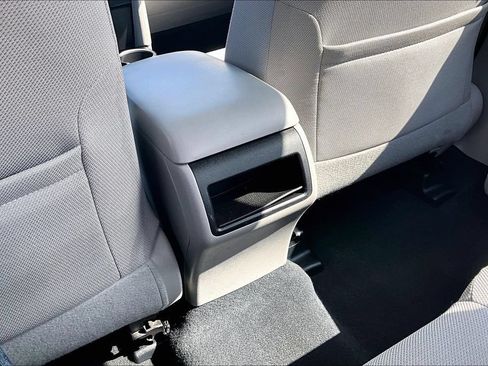 Used 2014 Toyota Camry LE FWD image 34