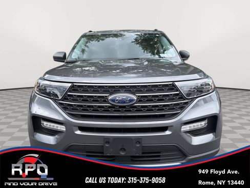 Used 2022 Ford Explorer XLT w/ Equipment Group 202A AWD/4WD image 8