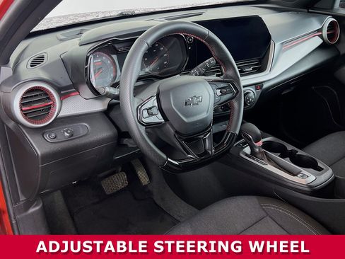 Used 2024 Chevrolet Trax RS w/ Sunroof Package image 7