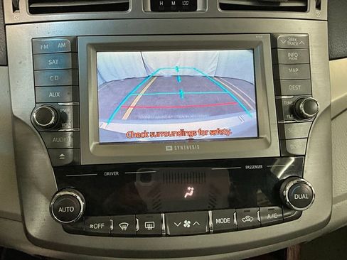 Used 2012 Toyota Avalon Limited image 17