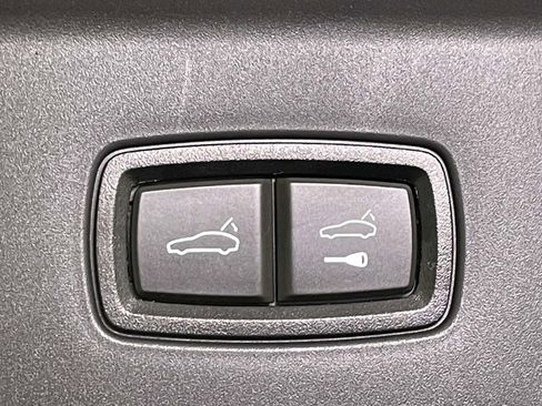 Used 2024 Porsche Panamera 4 image 21