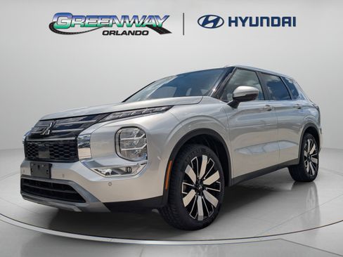 Used 2025 Mitsubishi Outlander SE FWD image 4