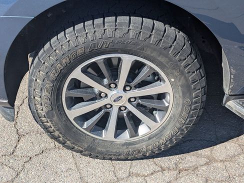 Used 2020 Ford Expedition Max XLT w/ Equipment Group 202A image 14