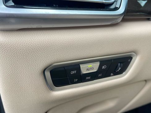 Used 2022 BMW X5 xDrive40i w/ Premium Package AWD/4WD image 16