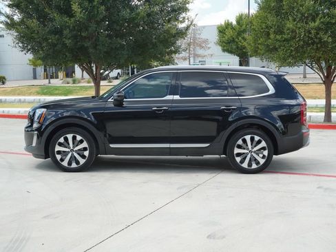 Used 2021 Kia Telluride S FWD image 2