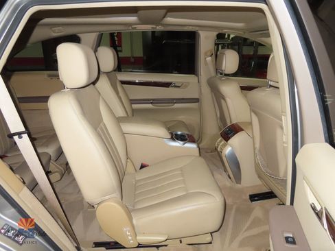 Used 2006 Mercedes-Benz R 500 4MATIC image 3