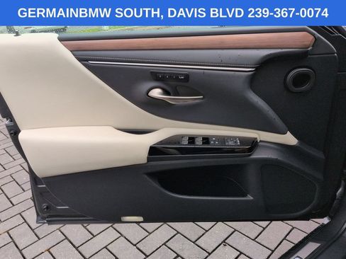 Used 2024 Lexus ES 350 w/ Premium Package FWD image 29