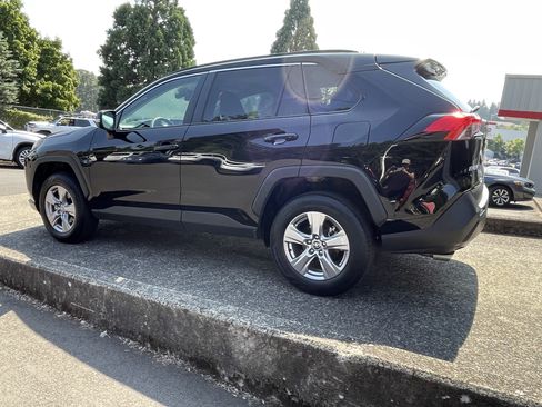 Certified 2025 Toyota RAV4 XLE AWD/4WD image 5