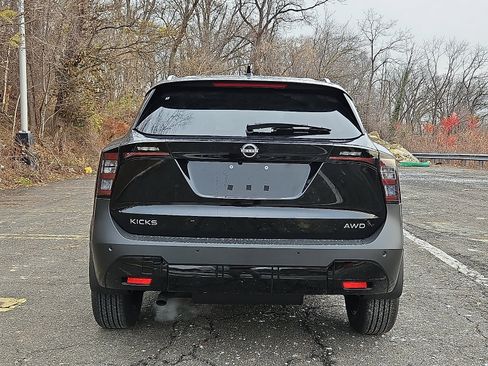 New 2026 Nissan Kicks SV image 5