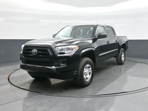 Used 2020 Toyota Tacoma SR image 3