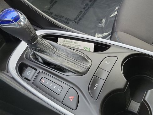 Used 2018 Chevrolet Volt LT w/ Comfort Package image 16