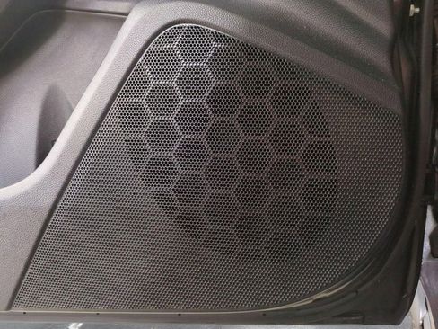 Used 2019 Subaru Crosstrek 2.0i Premium w/ Moonroof Package image 17