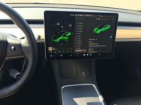 Used 2023 Tesla Model 3 Standard Range image 6