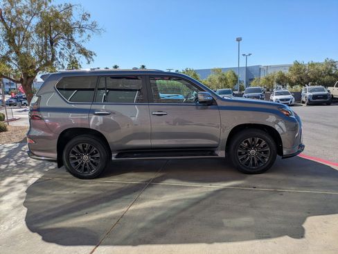 Used 2023 Lexus GX 460 Luxury w/ Sport Design Package AWD/4WD image 7