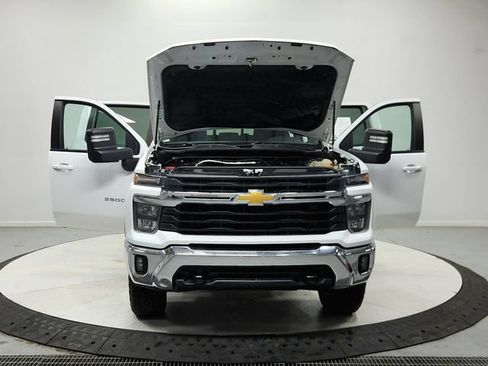 Used 2024 Chevrolet Silverado 3500 LT w/ Convenience Package AWD/4WD image 11