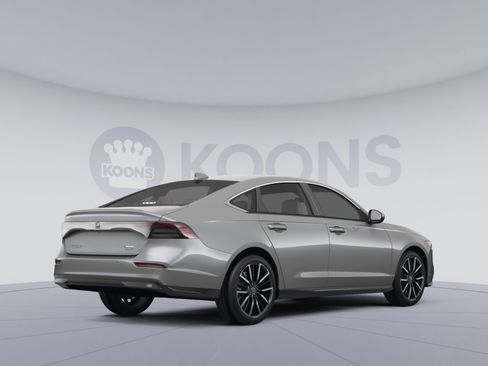 Used 2023 Honda Accord Touring image 4