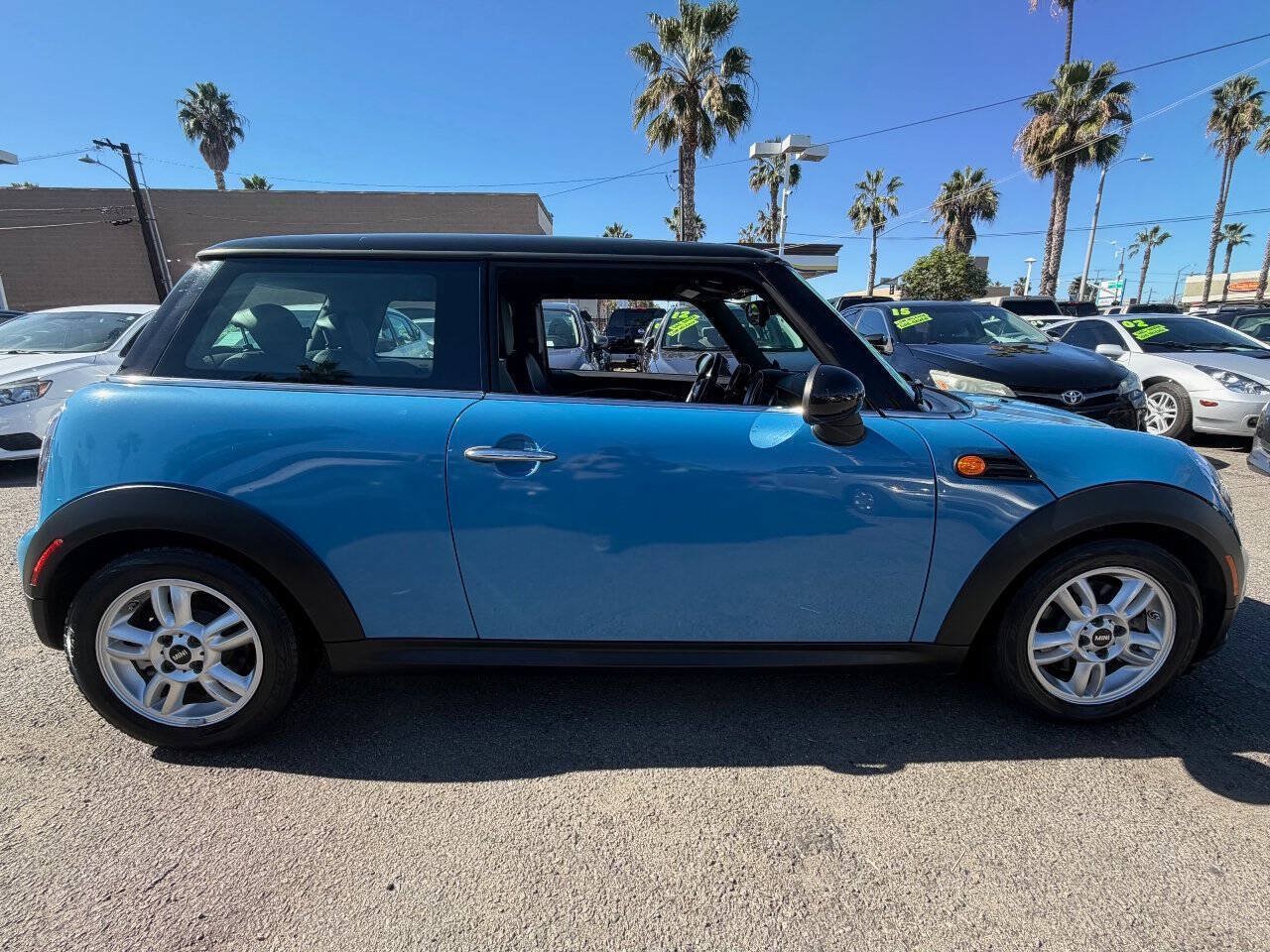 Used 2013 MINI Cooper Hardtop FWD image 4
