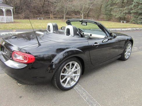 Used 2011 MAZDA MX-5 Miata Grand Touring w/ Premium Pkg image 10