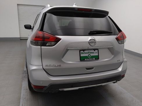 Used 2019 Nissan Rogue SV image 6