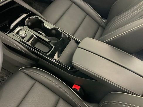 Used 2024 Buick Envision Avenir AWD/4WD image 22
