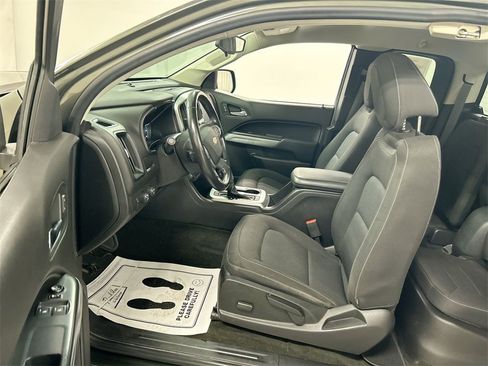 Used 2018 Chevrolet Colorado LT w/ LT Convenience Package image 9