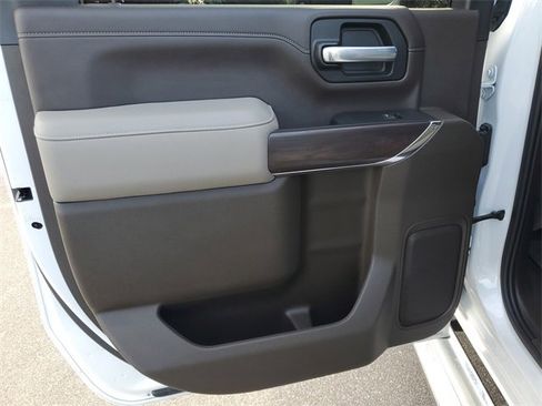 Used 2022 GMC Sierra 2500 SLT w/ SLT Premium Package image 23