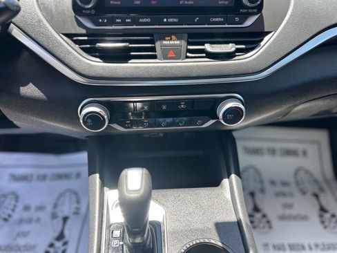 Used 2020 Nissan Altima 2.5 S FWD image 12