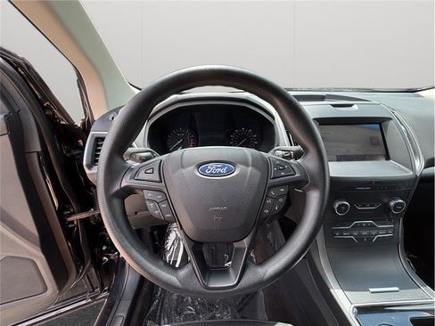 Used 2020 Ford Edge SE image 23
