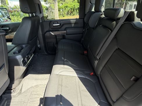 Used 2022 GMC Sierra 3500 Denali AWD/4WD image 30