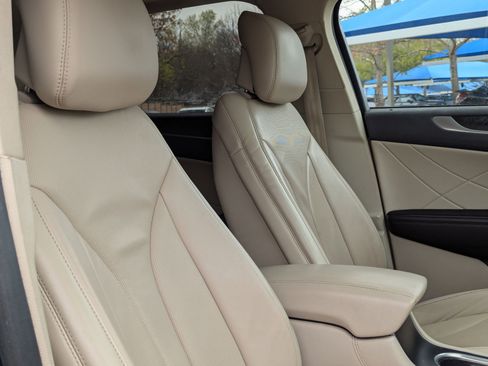 Used 2019 Lincoln MKC Reserve w/ MKC Climate Package image 29