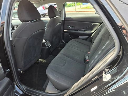 Used 2021 Hyundai Elantra SEL FWD image 12