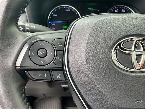 Used 2022 Toyota RAV4 SE image 23