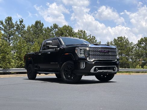 Used 2020 GMC Sierra 3500 Denali w/ Denali Ultimate Package AWD/4WD image 2