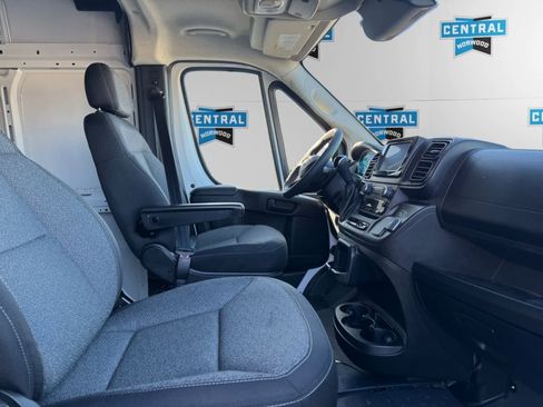 Used 2025 RAM ProMaster 2500 w/ Storage Group image 16