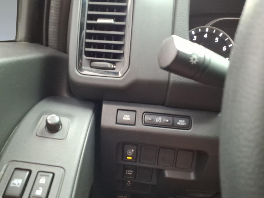 Used 2023 Nissan Frontier SV w/ Midnight Edition Package RWD image 17