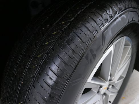 Used 2023 Chevrolet Traverse LT w/ LPO, Floor Liner Package image 33