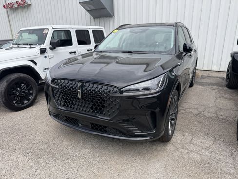 New 2026 Lincoln Aviator AWD w/ Jet Appearance Package image 9