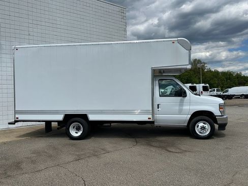 New 2027 Ford E-450 and Econoline 450 Super Duty w/ Power Equipment Group RWD image 4