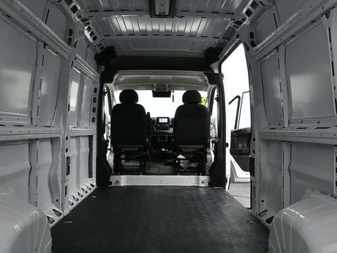 Used 2025 RAM ProMaster 2500 w/ Convenience Group image 12