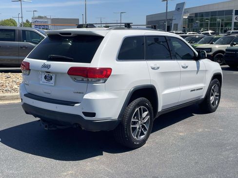 Used 2018 Jeep Grand Cherokee Laredo AWD/4WD image 6