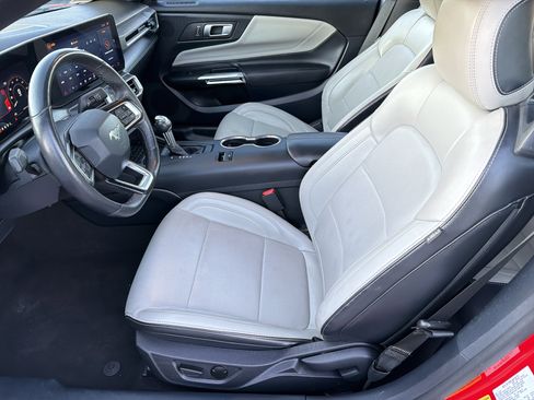 Used 2024 Ford Mustang Premium image 10