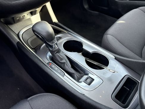 Used 2022 Chevrolet Malibu LT image 16