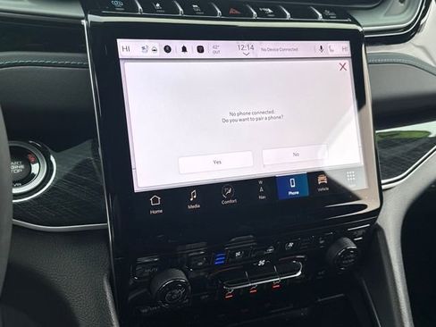 Used 2024 Jeep Grand Cherokee Trailhawk image 23