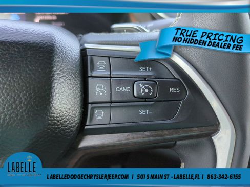 Used 2025 Jeep Grand Cherokee Limited w/ Luxury Tech Group II AWD/4WD image 24