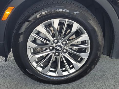 Used 2025 Cadillac XT4 Premium Luxury FWD image 5
