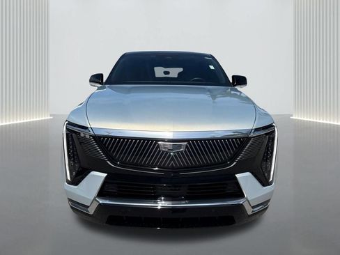Used 2025 Cadillac Escalade IQ Luxury 1 AWD/4WD image 2