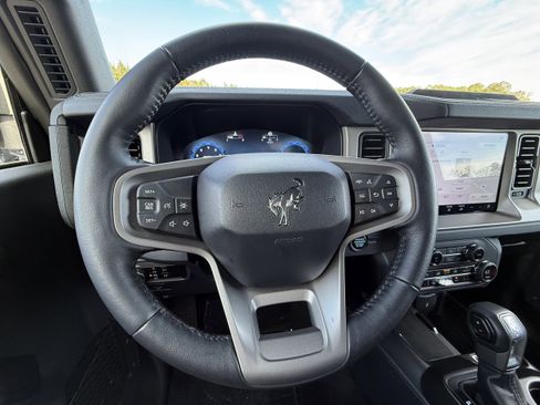 Used 2025 Ford Bronco Outer Banks image 13
