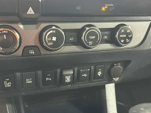 Certified 2020 Toyota Tacoma TRD Sport w/ Technology Package AWD/4WD image 20
