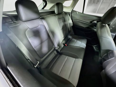 Used 2024 Chevrolet Trax LT w/ Sunroof Package FWD image 26