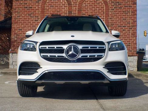 Used 2022 Mercedes-Benz GLS 450 4MATIC image 2